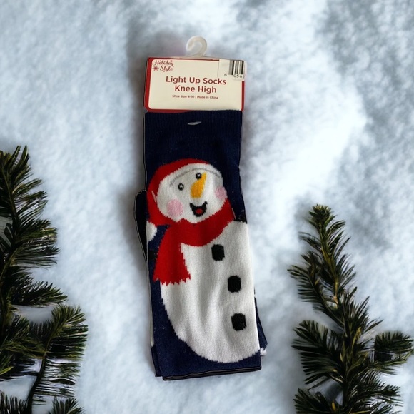 Holiday Style Knee Socks Womens 4-10 Shoe Size Blue Snowman Snowflake Lights Up - Picture 1 of 5